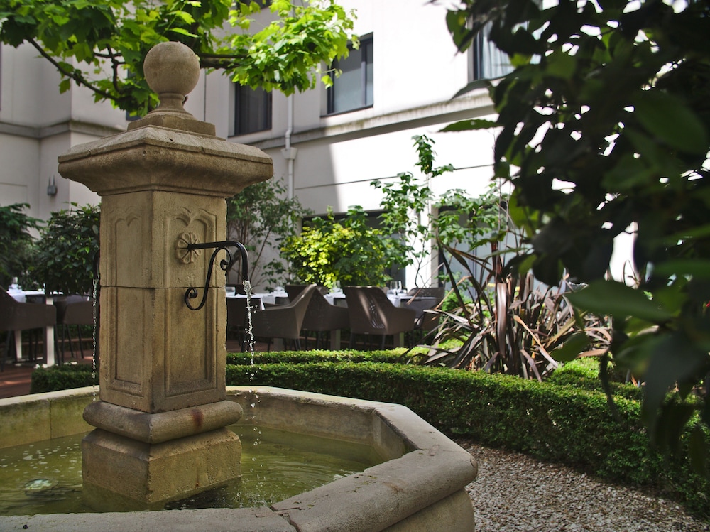 Mercure Paris Gare Montparnasse TGV 44/49
