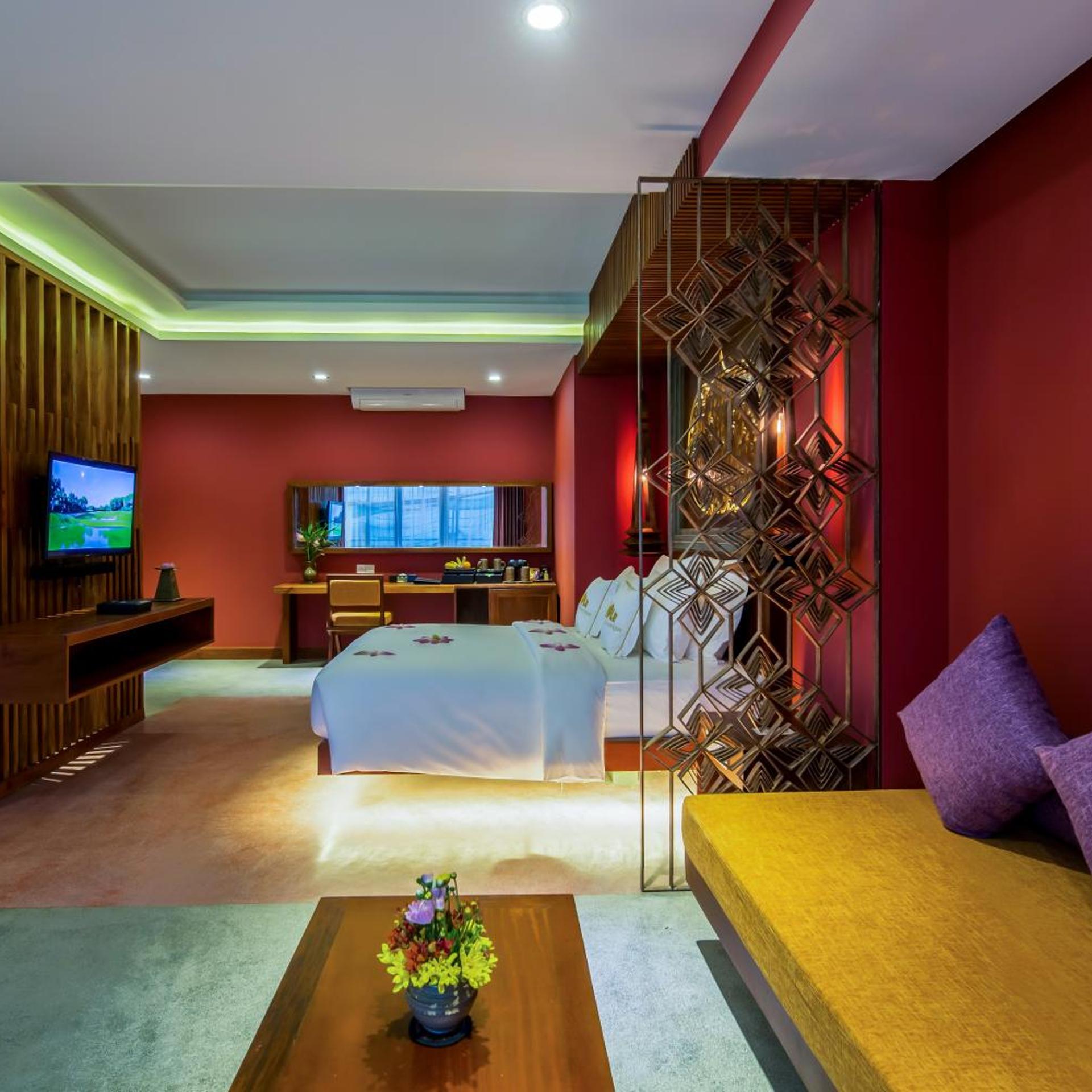 Spa, Premier, Suite، Golden Temple Boutique 3/8