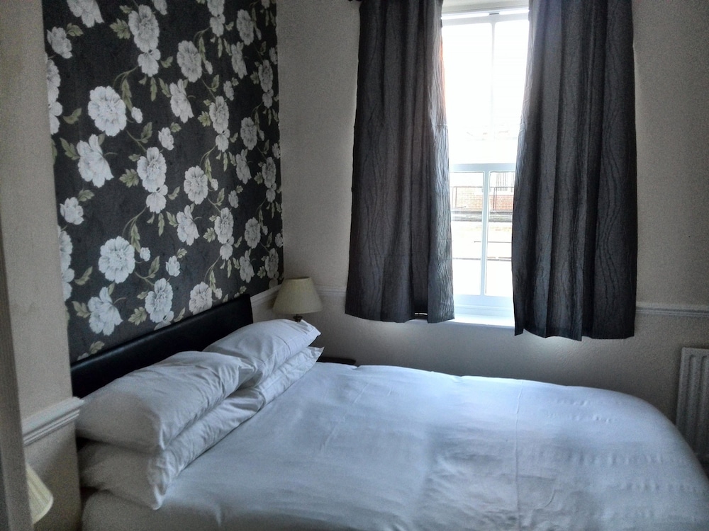 Regency Hotel 22/50