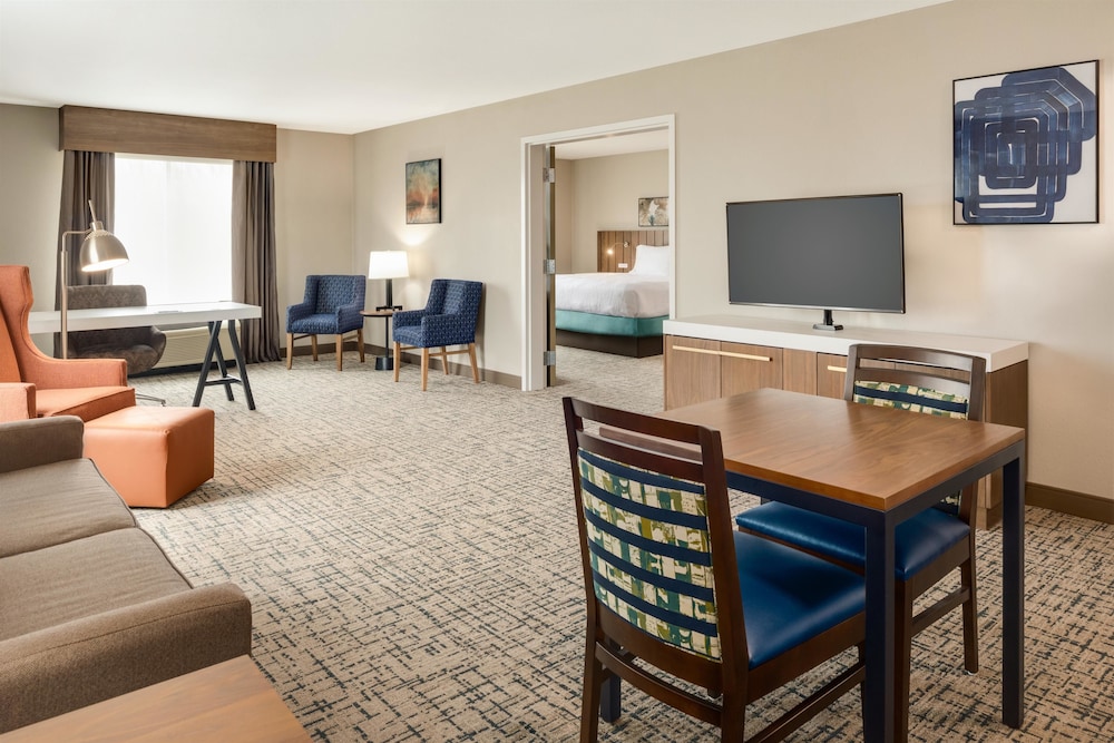 Hilton Garden Inn Dubuque Downtown 23/47