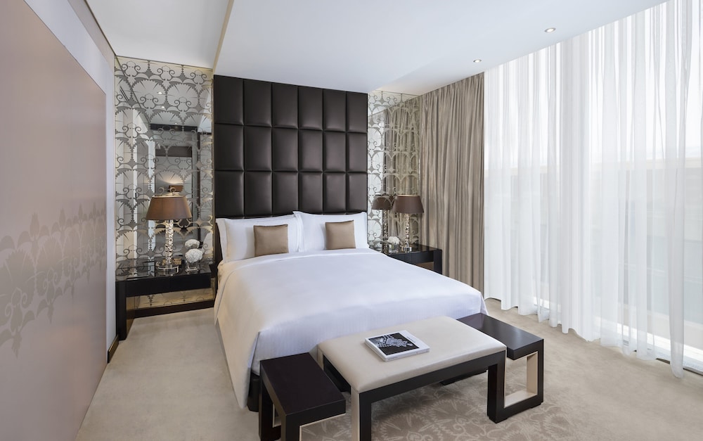 1 BEDROOM, PREMIER, SUITE