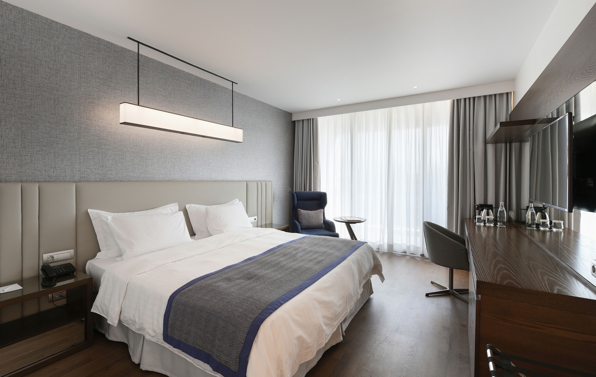 EXECUTIVE, CITY VIEW
