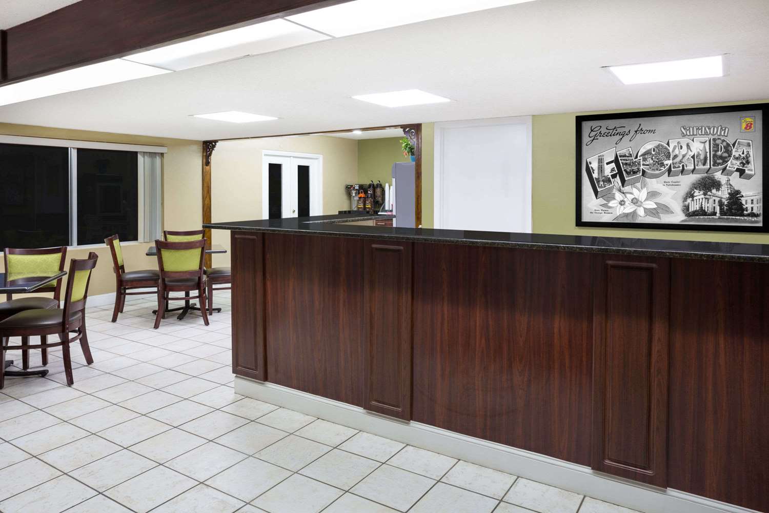 Super 8 By Wyndham Sarasota Near Siesta Key 9/29