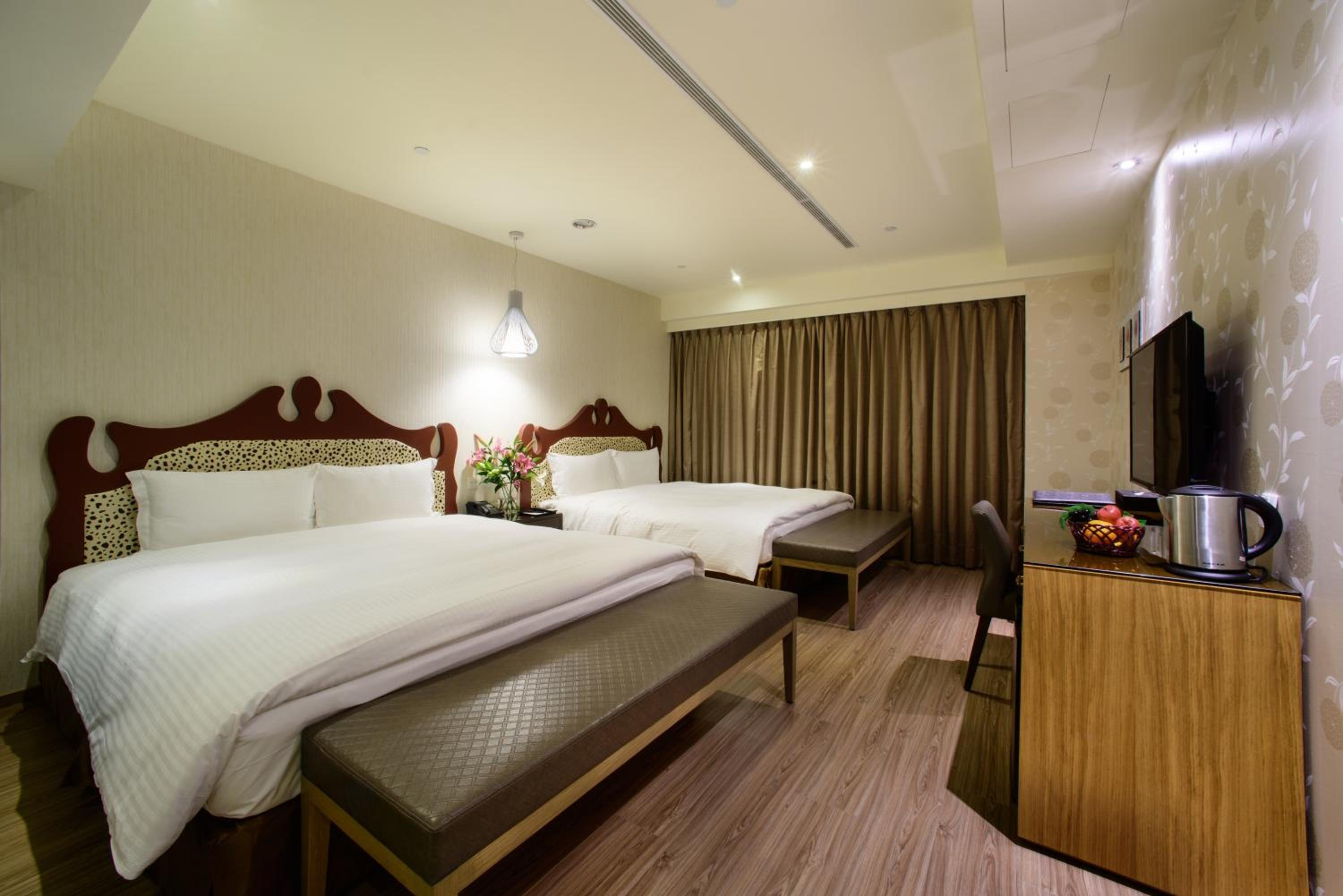 Family, Stay Hotel Taichung Yizhong 2/2