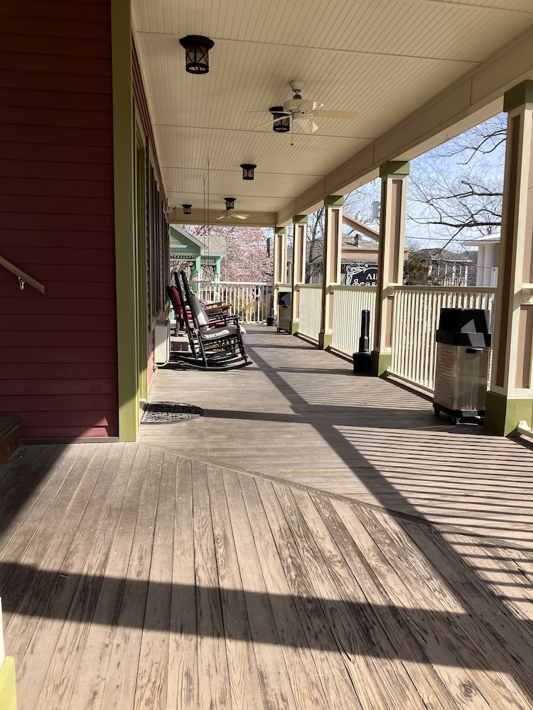 All Seasons Inn Eureka Springs 42/50