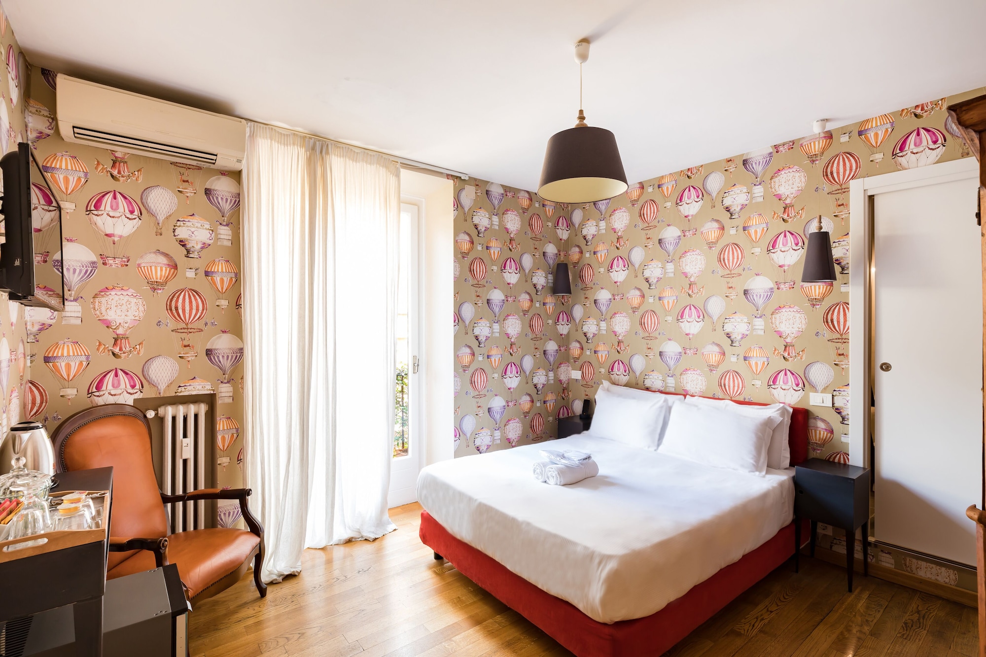 SUPERIOR, DOUBLE OR TWIN BED
