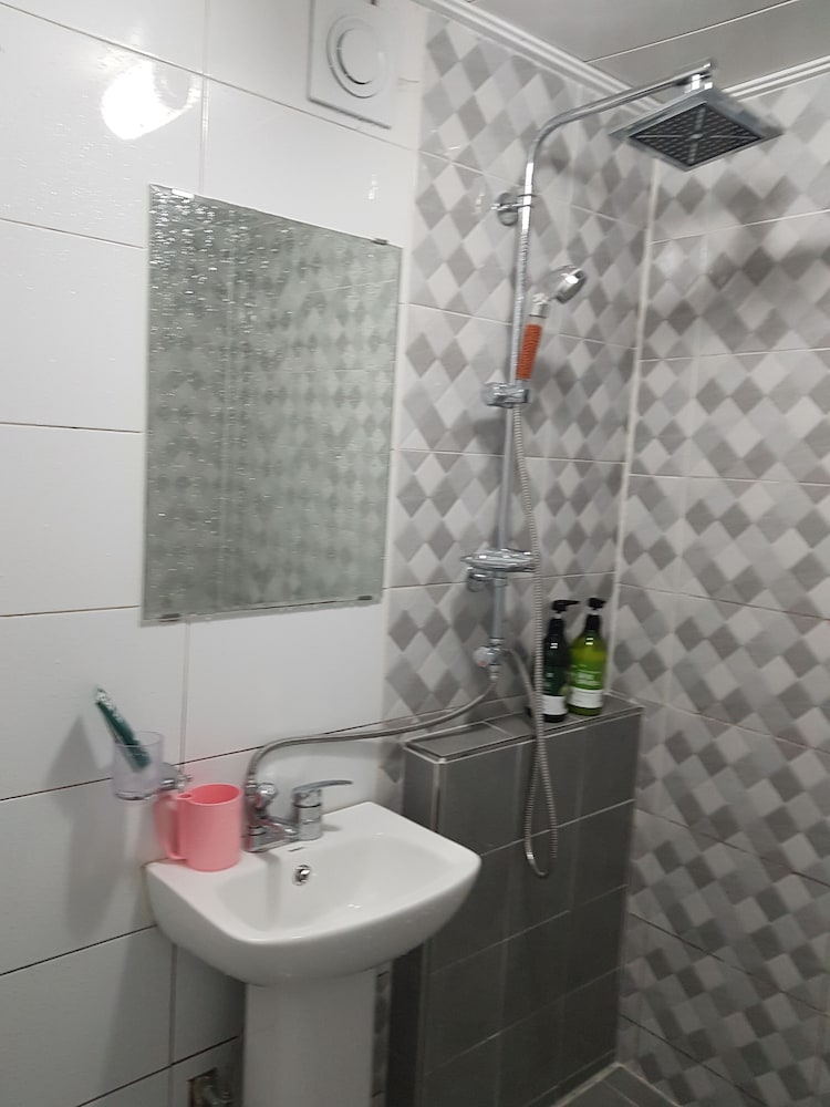 Vision Guest House 45/50