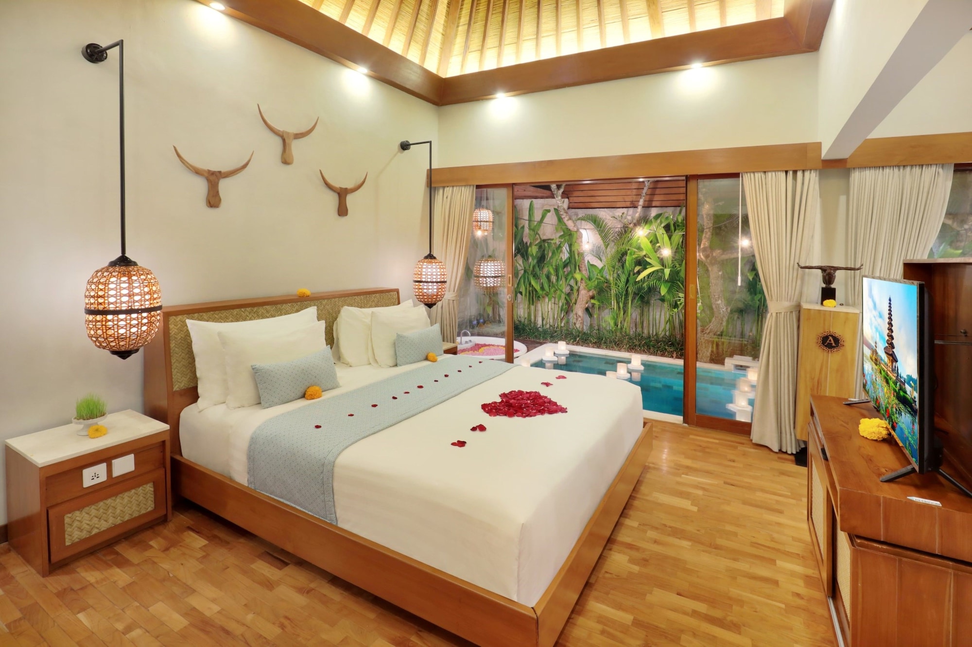 1 Bedroom, Smart, Royal, Villa, King Bed, Private Pool, Hot Tub