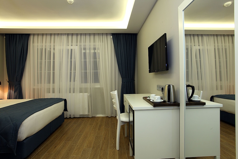 Santa Lucia Hotel 30/50