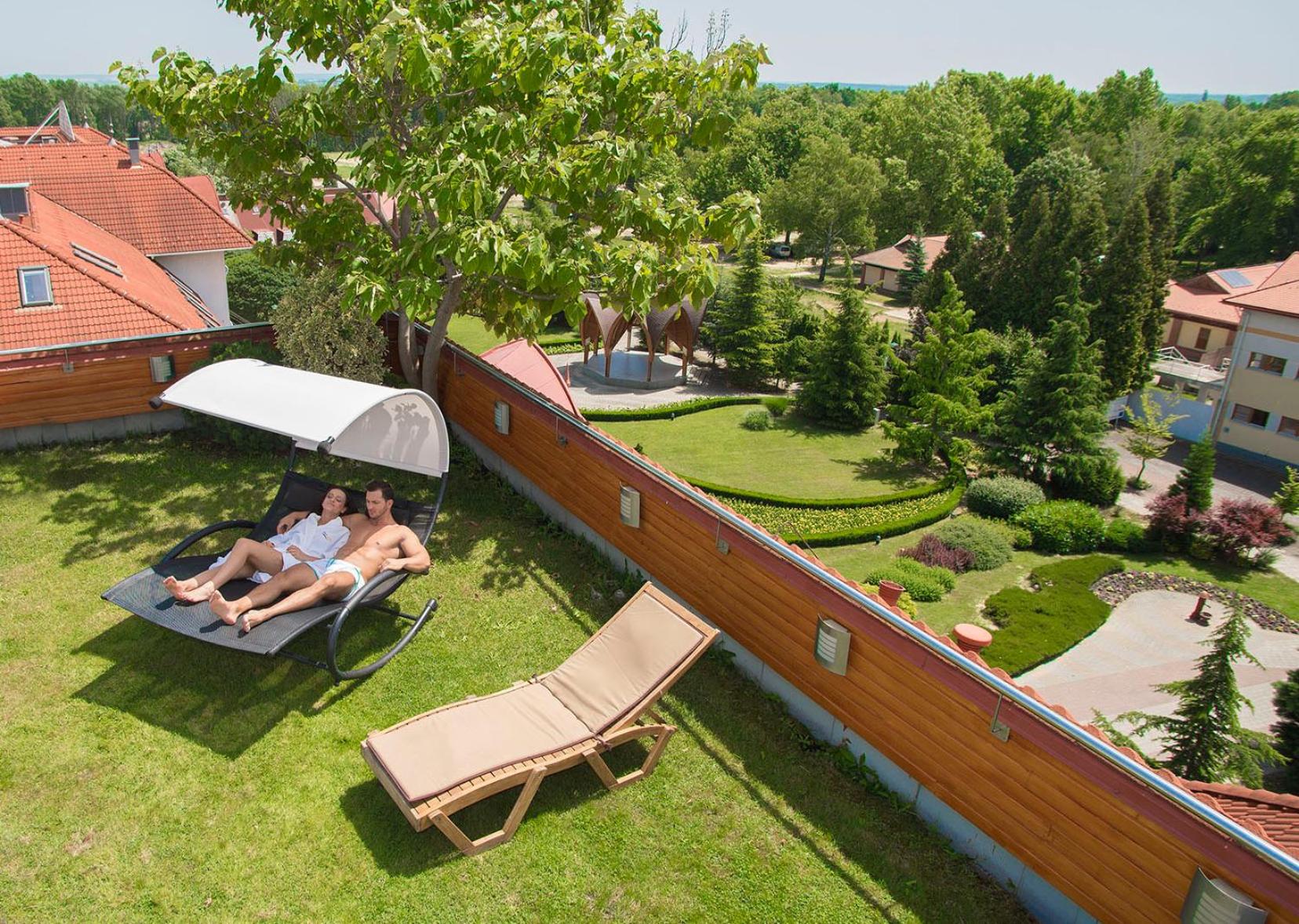 MENDAN MAGIC SPA & WELLNESS HOTEL 53/56
