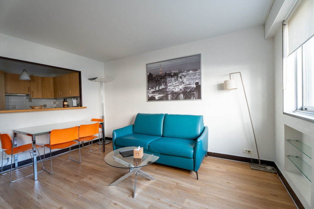 Short Stay Paris Apartments 31/50