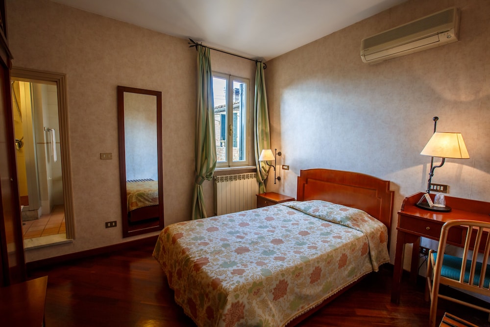 Hotel Fortuna 24/63