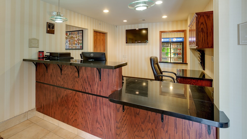 Cobblestone Inn & Suites - Clintonville 6/50