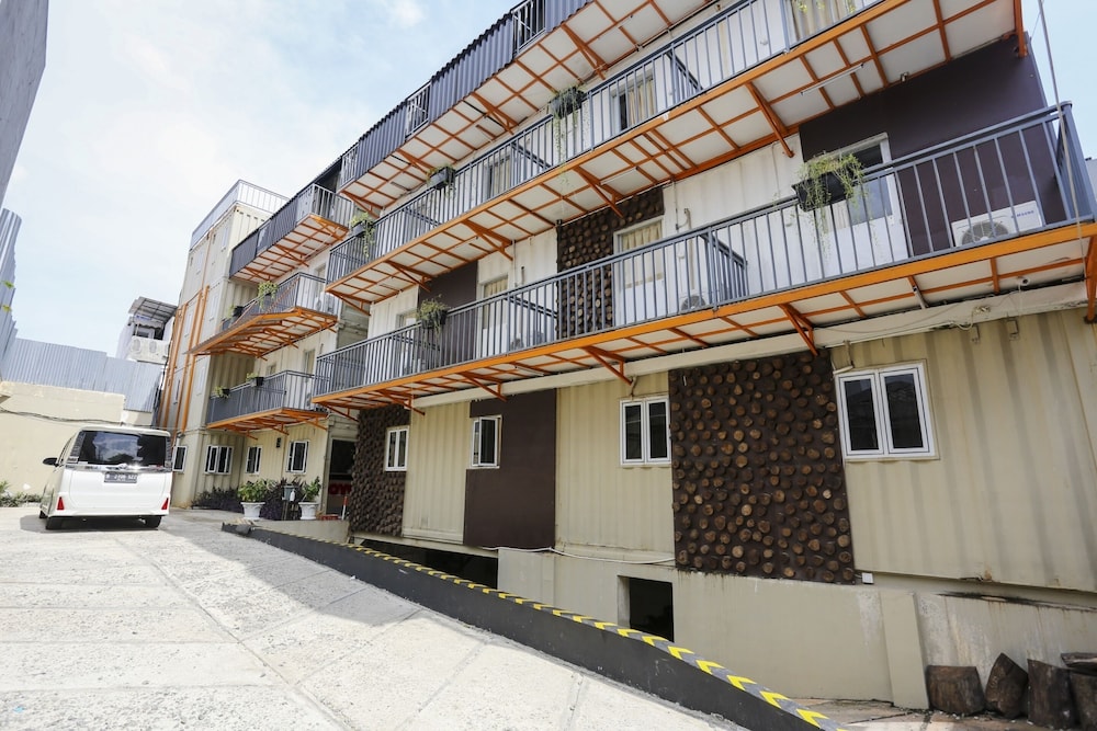 OYO 3300 Nadjara Residence Syariah 2/23
