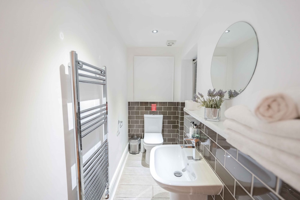 Edinburgh Castle Apartments And Suites 52/55