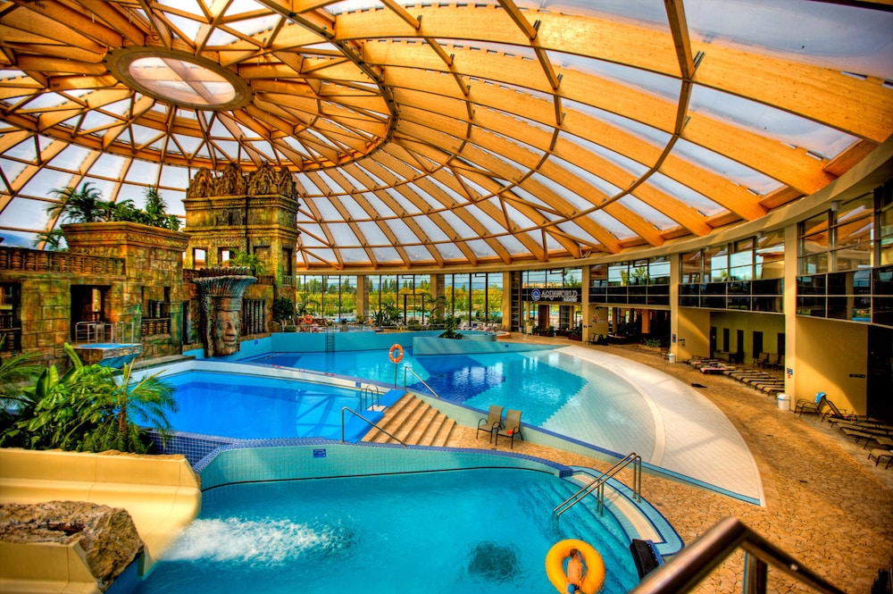 Aquaworld Resort Budapest Formerly Ramada Resort Aquaworld Budapest 33/81
