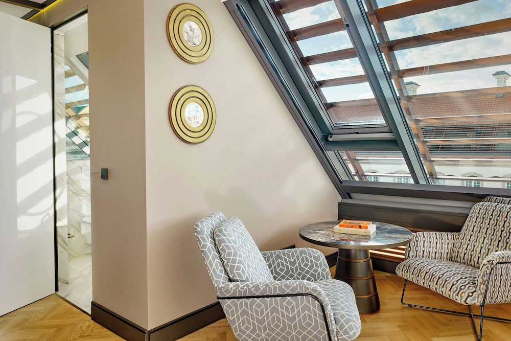 Hotel Verte, Warsaw, Autograph Collection 27/50