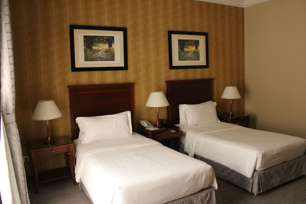 Standard, Twin Beds