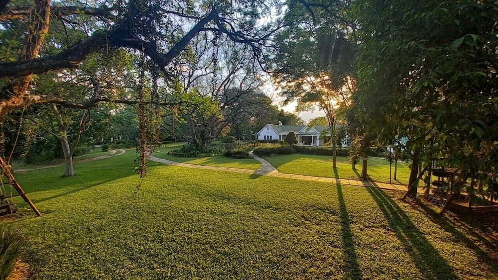 Nut Grove Manor Boutique Hotel 14/50