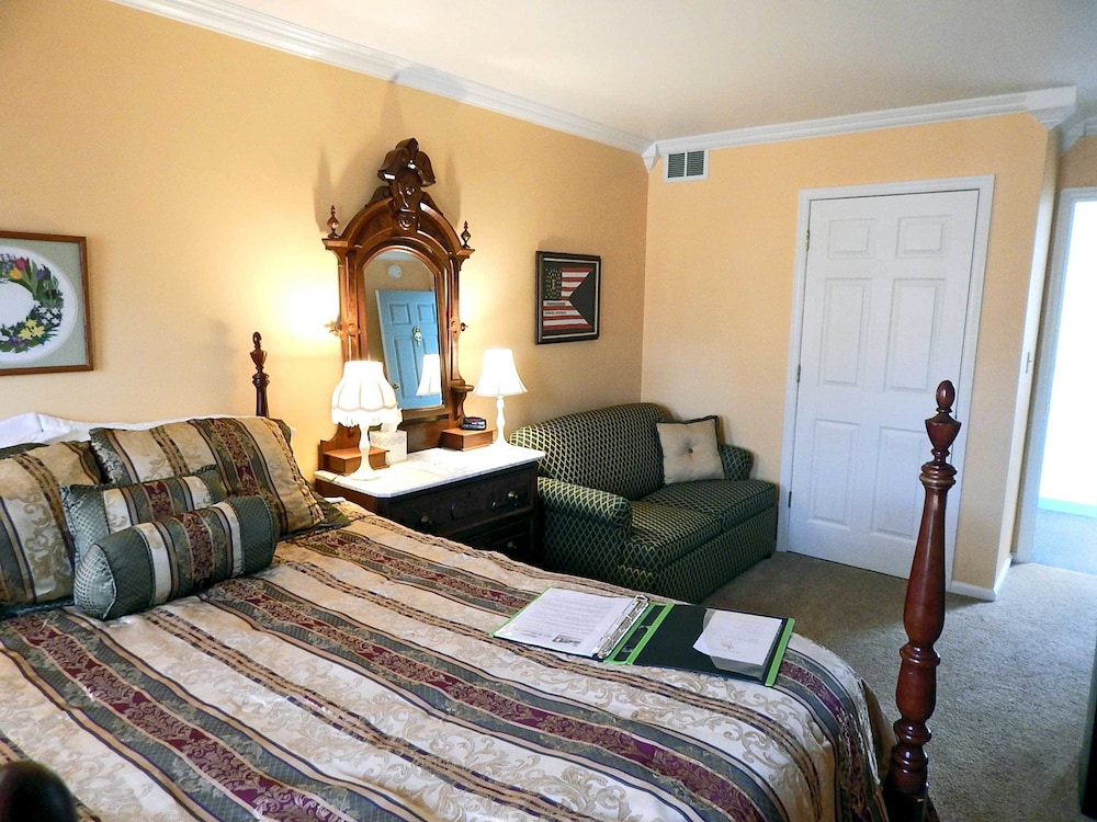 Battlefield Bed &amp; Breakfast Inn 37/76