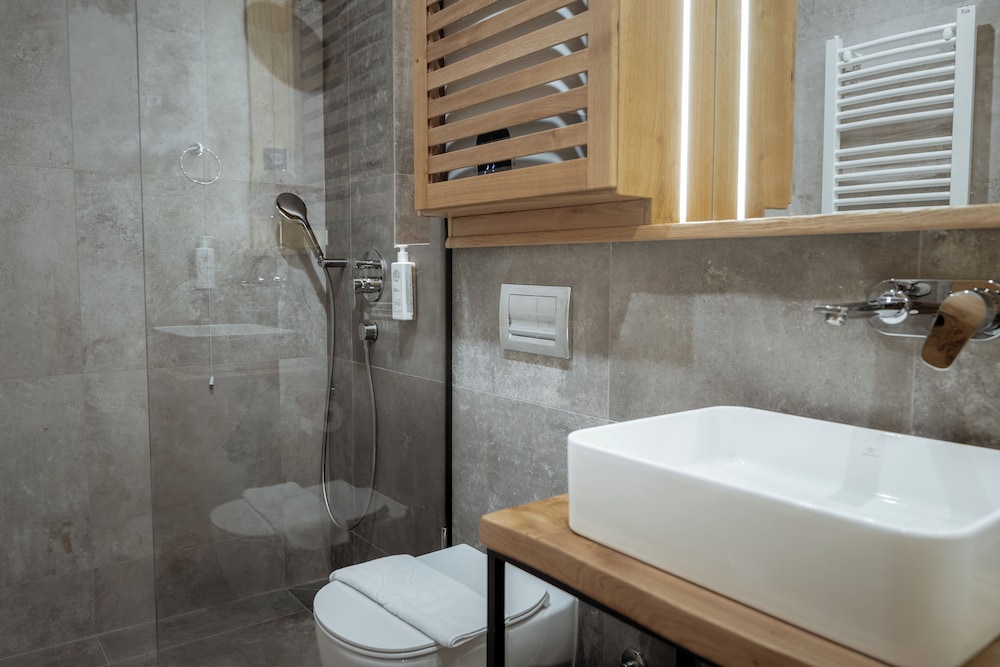 Angelina Apart Hotel&Spa Divcibare 79/83