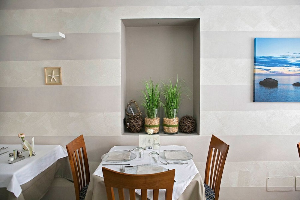 Hotel Lo Squalo 28/41
