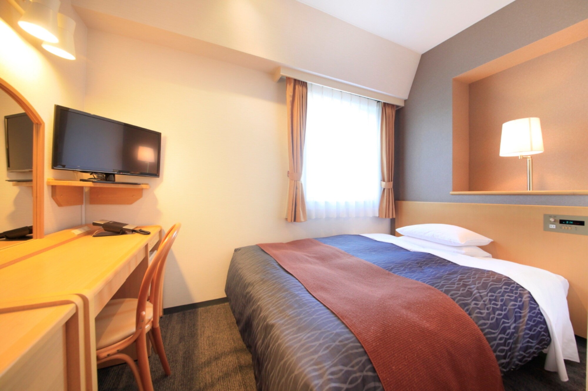 ROOM, DOUBLE BED