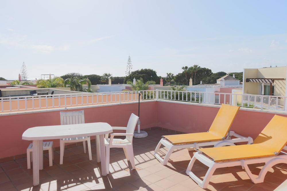 APARTAMENTOS THE OLD VILLAGE BY VILLAGE 4U 58/75