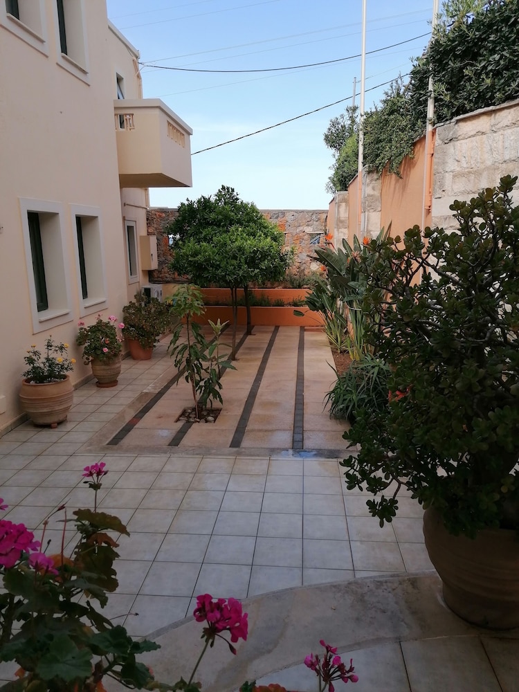 Villiana Holiday Apartments 43/50