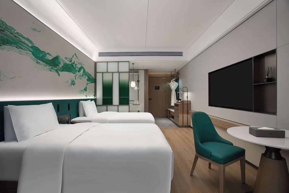 DELUXE, TWIN BEDS