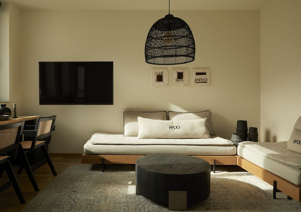 Woo Suites 23/62