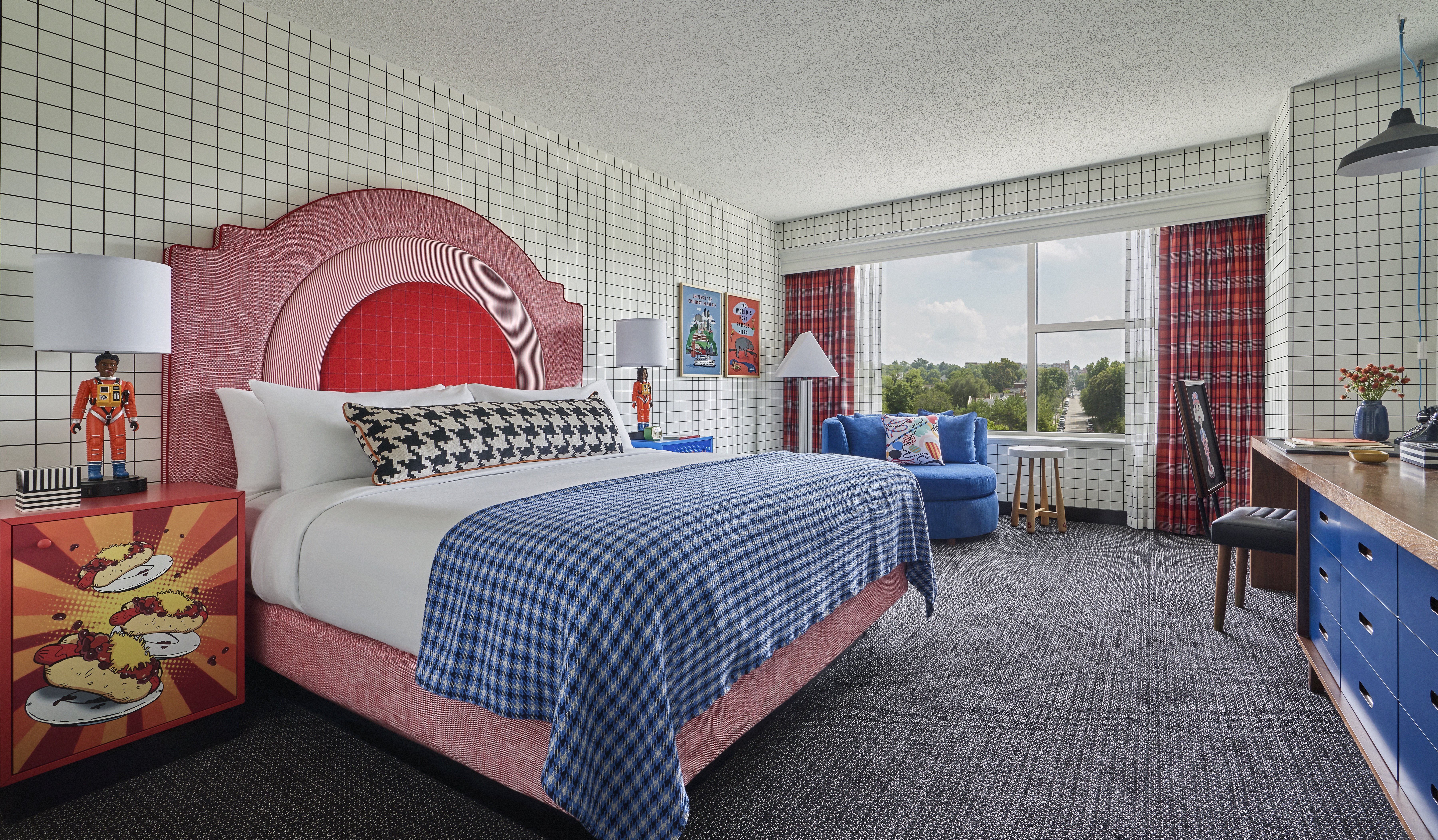 Graduate, King Bed