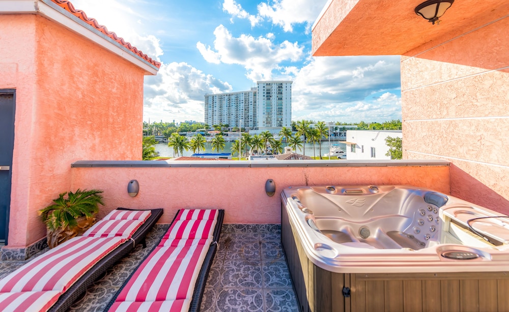 Secret Garden Miami Beach 27/50