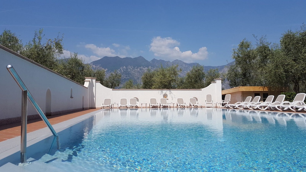 Hotel Residence Alesi 30/50