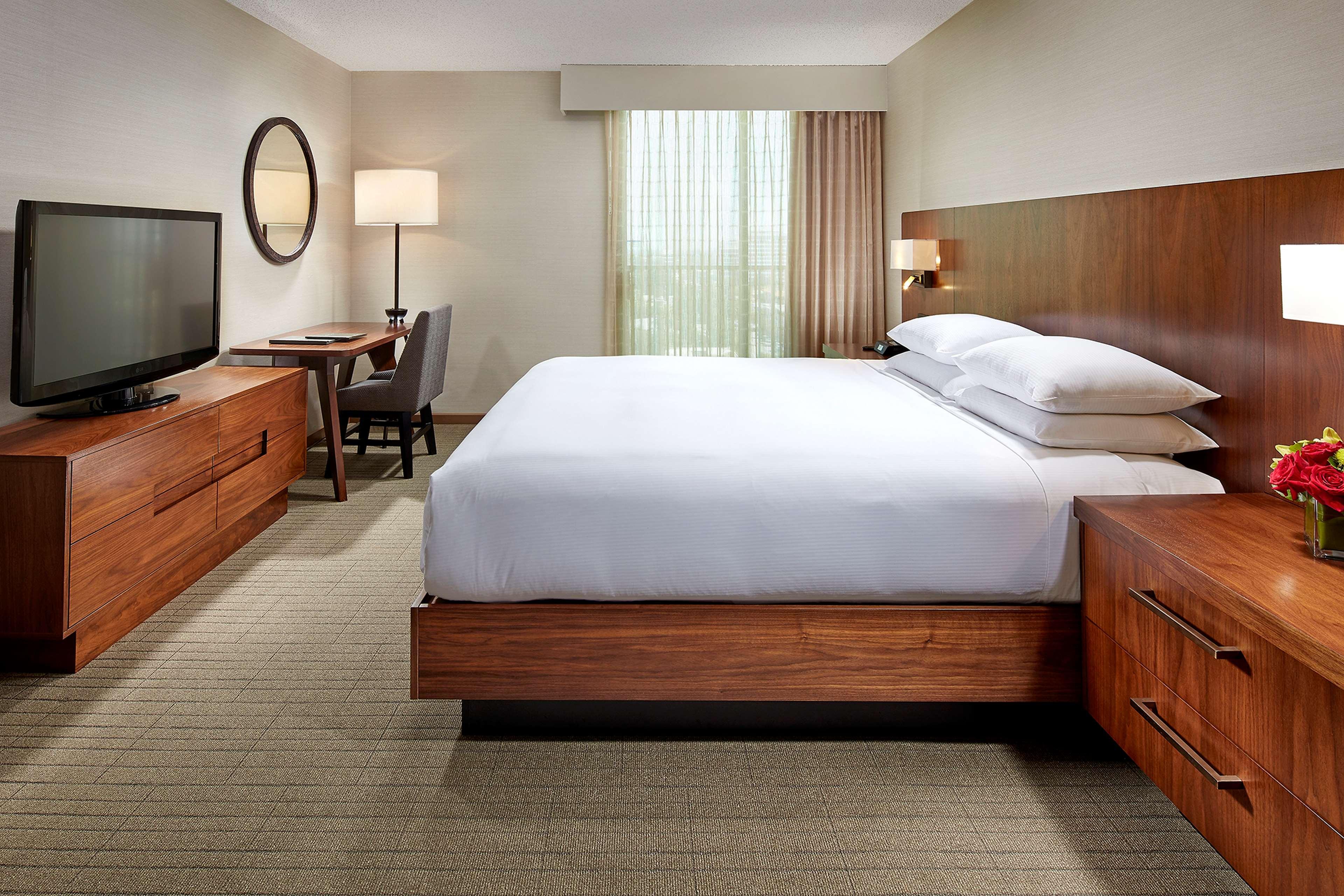 1 Bedroom, Suite, King Bed
