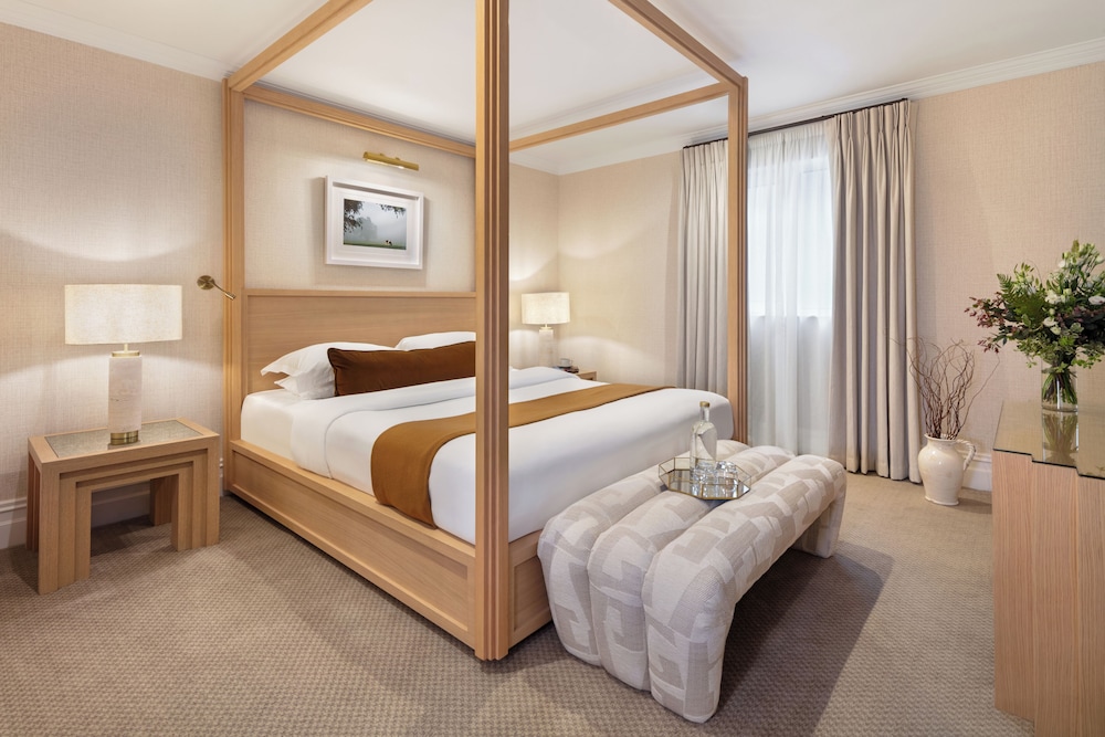 Signature, King Bed