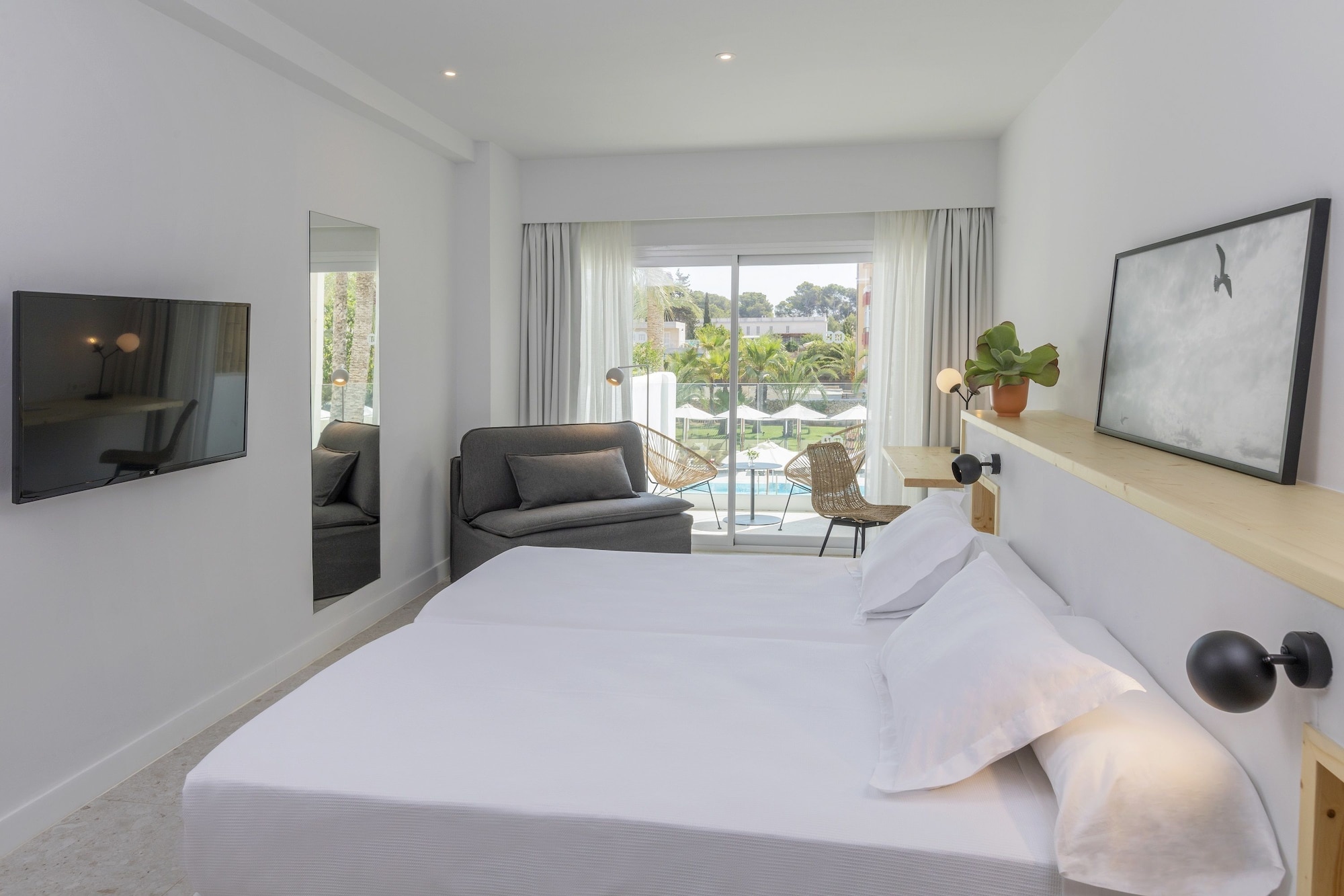 ROOM, SINGLE, DOUBLE BED, BALCONY