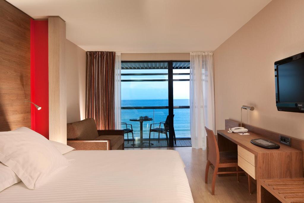 Prestige, Lateral Side Sea View