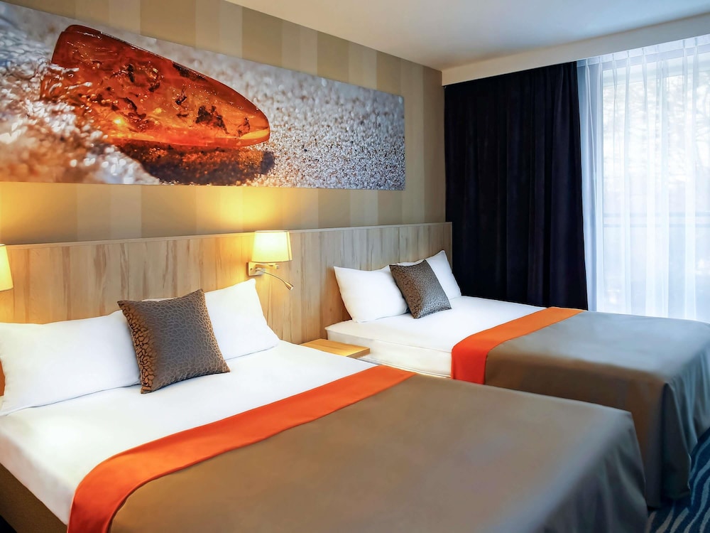 COMFORTABLE, CLASSIC, 2 DOUBLE BEDS, BALCONY