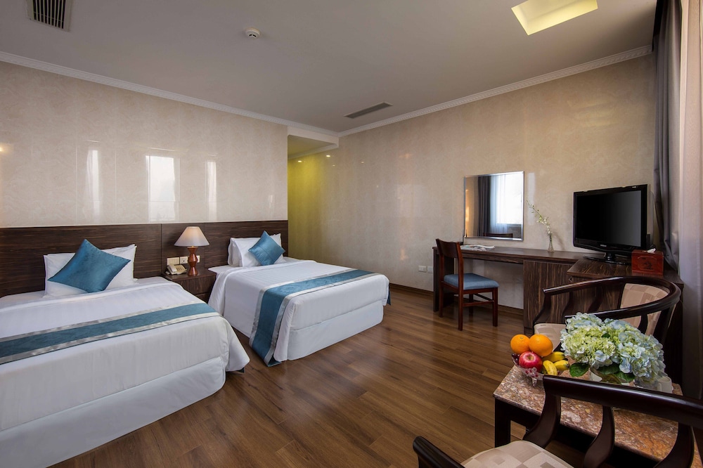 Danly Hotel 22/52