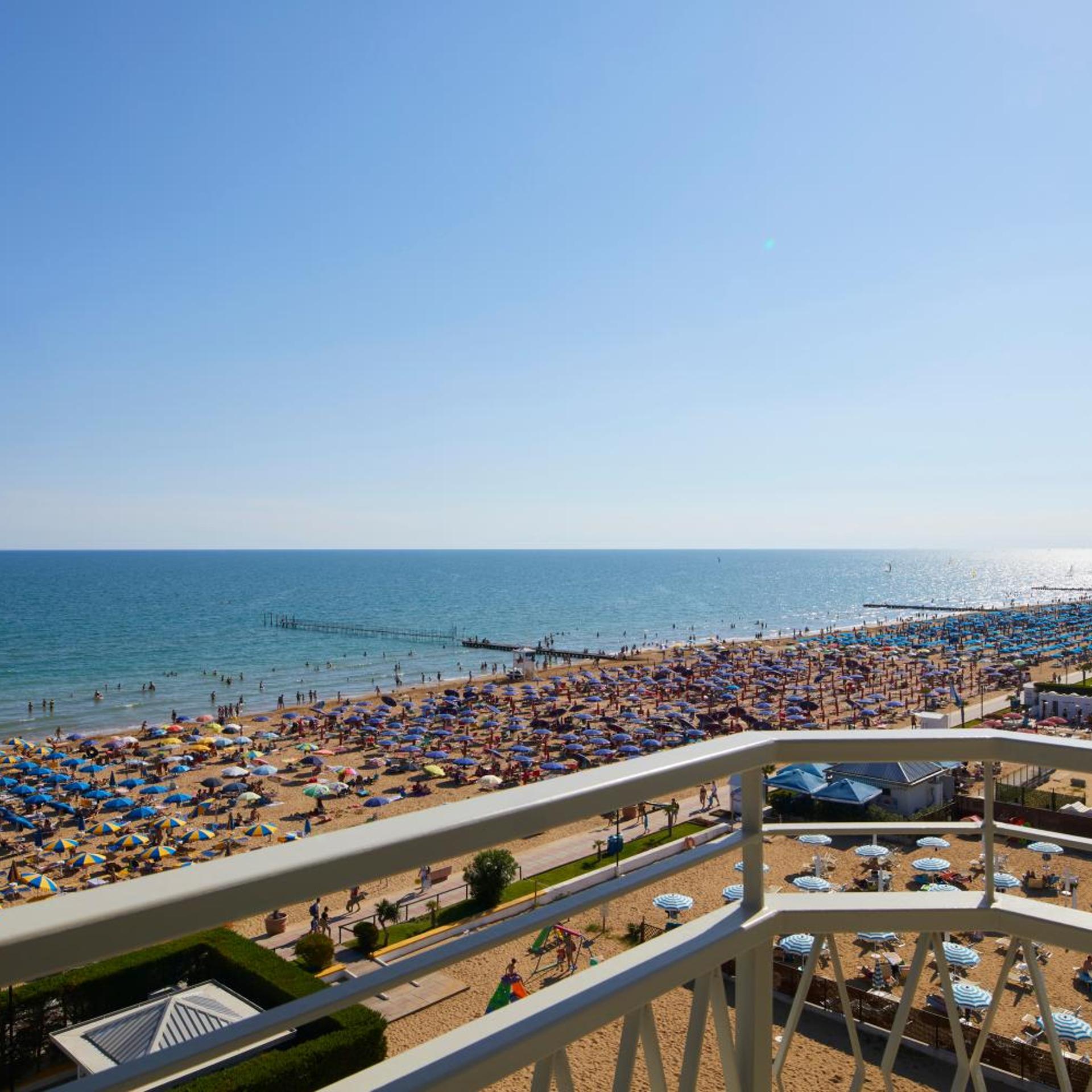 RUHL BEACH HOTEL AND SUITES 49/54