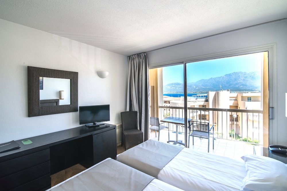Hotel Mariana 6/69
