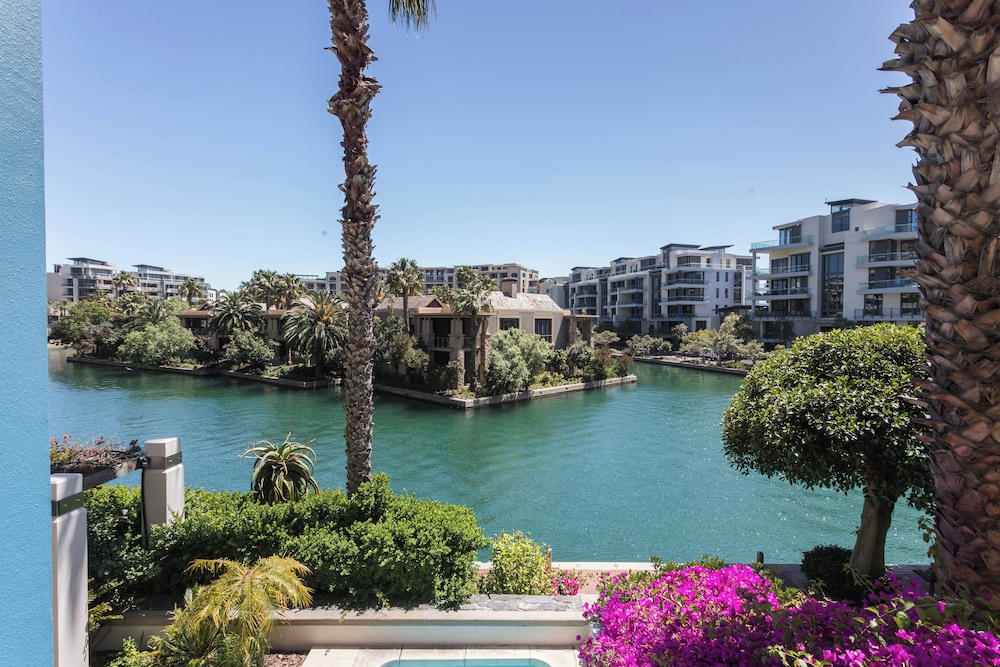 Mountain Marina Luxury Apartments 47/50