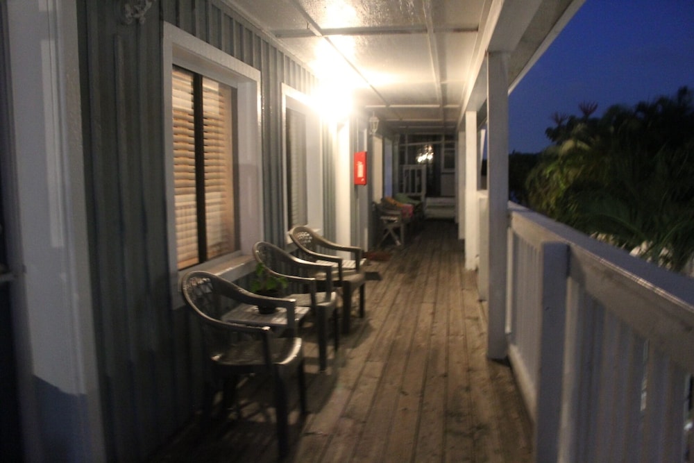 Lorelei Resort Motel 31/69