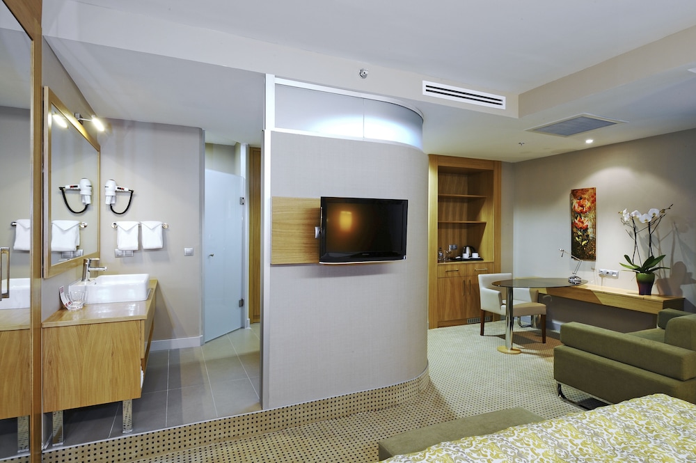 Ramada by Wyndham Podgorica 29/43