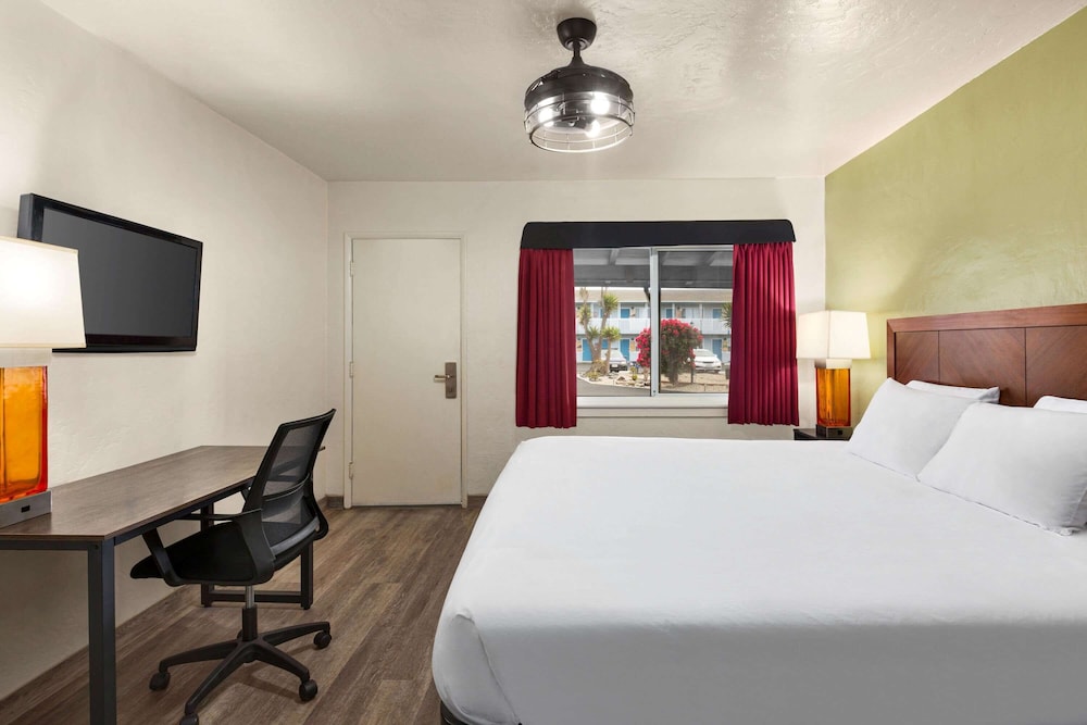 Baymont by Wyndham Fort Bragg 27/46