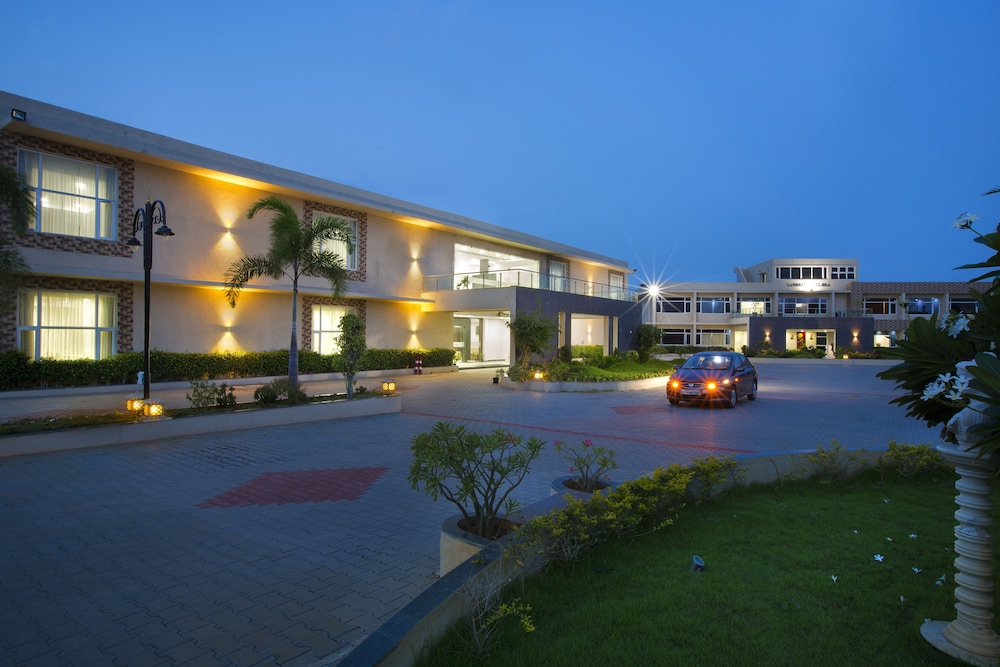 Landmark Pallava Beach Resort Mahabalipuram Chen 7/32