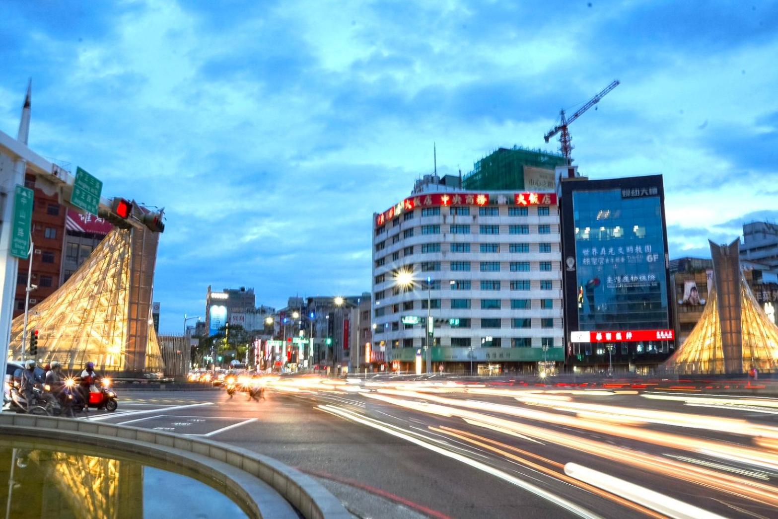 Center Hotel 16/47