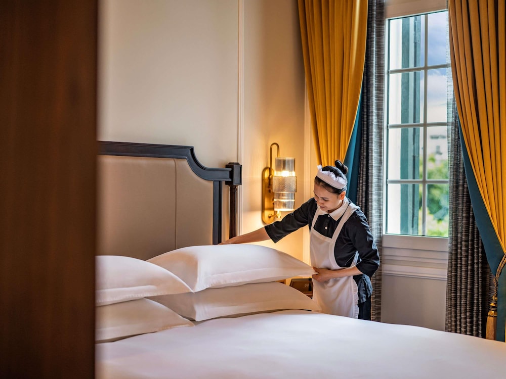 Luxury, Queen Bed, Heritage Wing، Sofitel Legend Metropole Hanoi Hotel 3/4