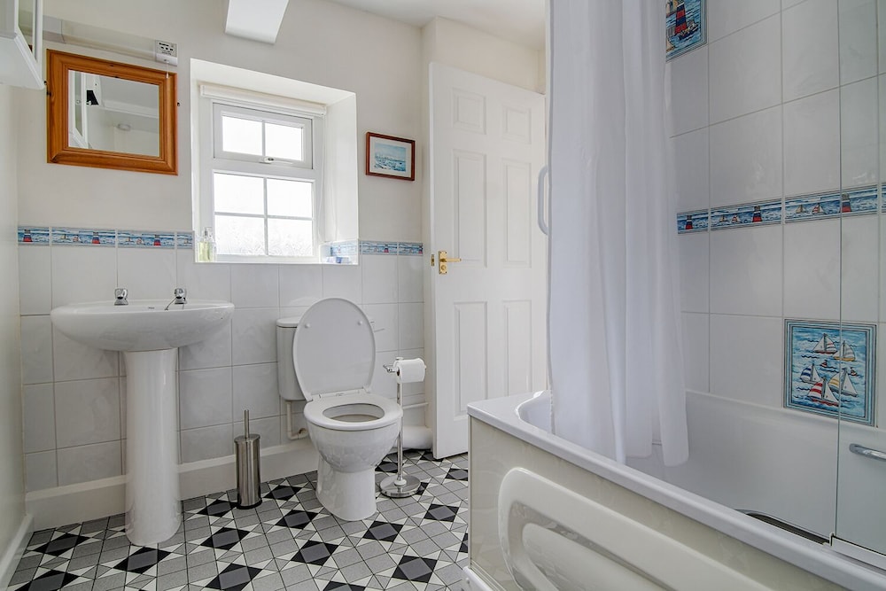 Leworthy Farmhouse 48/49